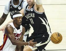 兰博竞技-包含Ming连续十五场比赛得分超过突破纪录，雄鹿挑战极限！的词条