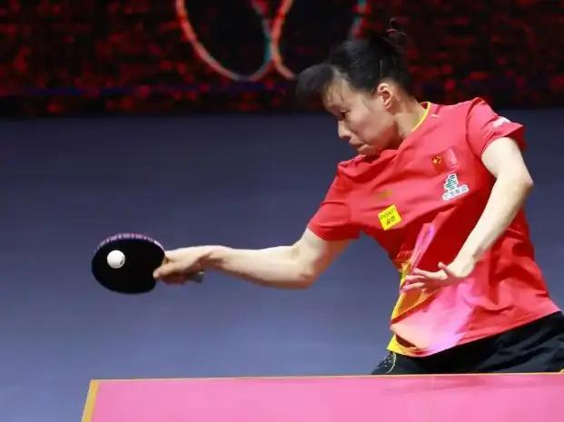 兰博电竞-篮球附加赛焦点战：河套麒麟队绝杀徽州旋风队，新星闪耀。禁区内连续解围的简单介绍